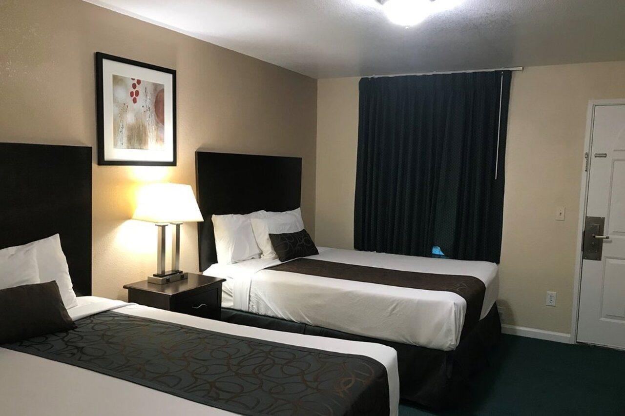 Yosemite Parkway Hotel Merced Exterior photo