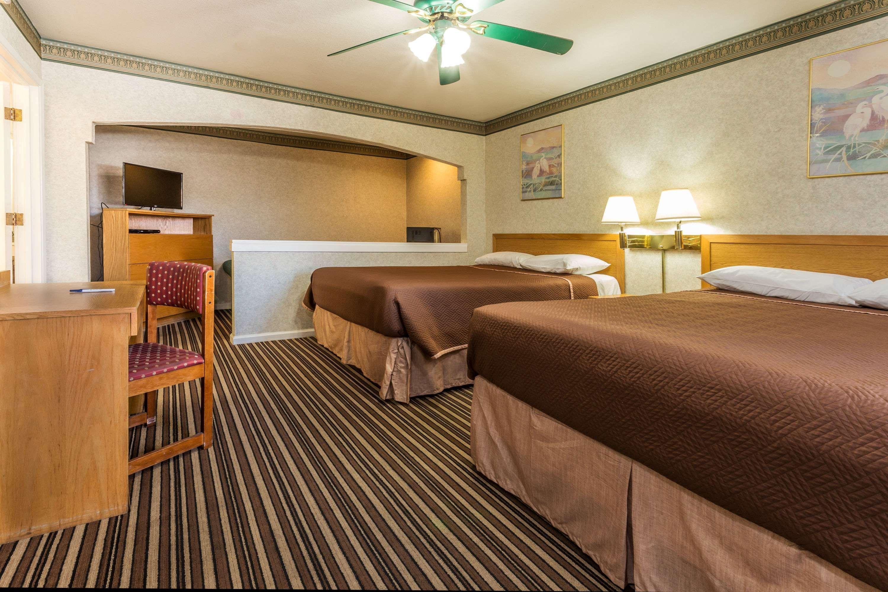 Yosemite Parkway Hotel Merced Exterior photo